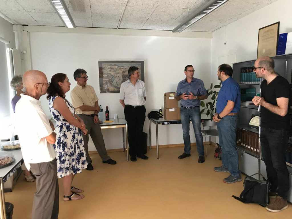 Cérémonie de présentation de la plaquette consacrée au mur d