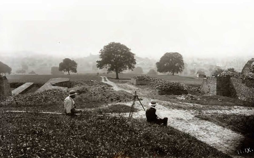 Murs d&rsquo;enceinte du haut-empire dans leur contexte urbanistique