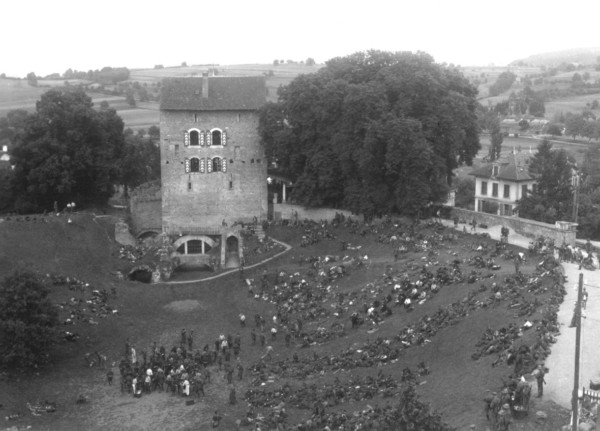 Avenches, amphithéâtre en 1940 Avenches, amphithéâtre en 1940