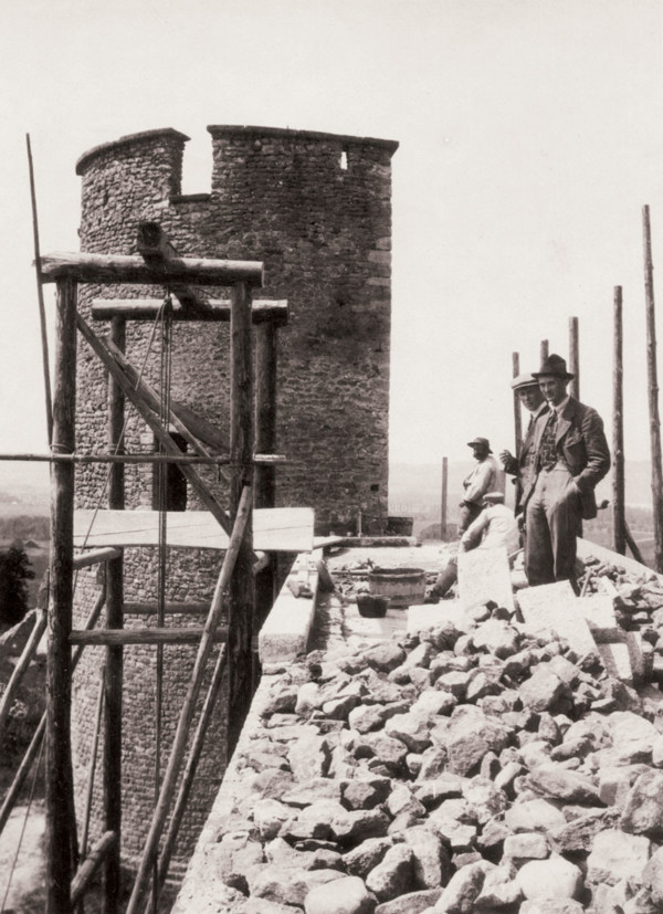 Avenches, restauration à La Tornallaz en 1921 Avenches, restauration à La Tornallaz en 1921